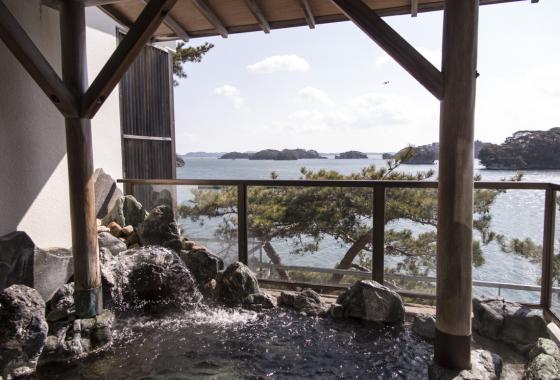 Onsen overlooking Matsushima Bay